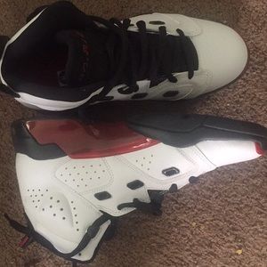 I’m selling sum Jordans I couldn’t fit ☹️